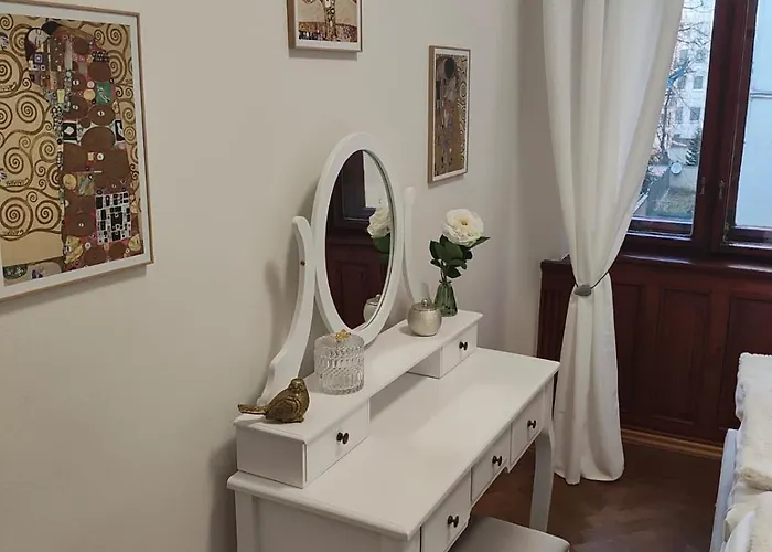 Get Flat Trojanova