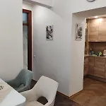 Get Flat Trojanova