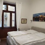 Get Flat Trojanova *